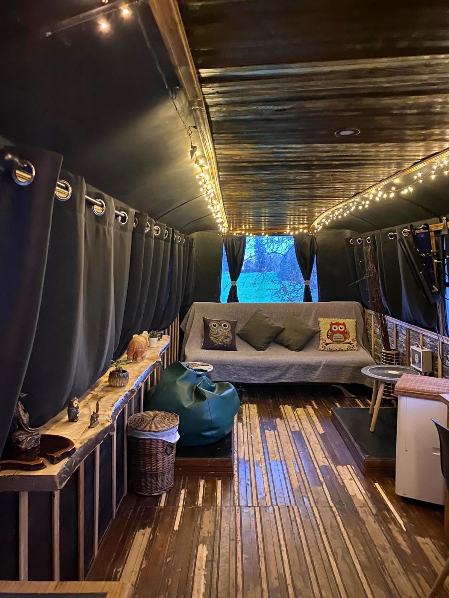 - Magic Bus - Hotel Klorakas Luaran gambar