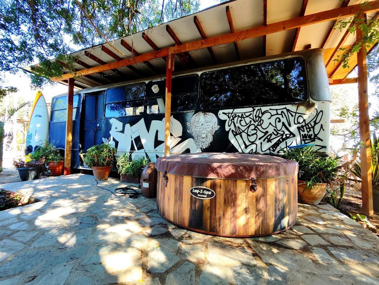 - Magic Bus - Hotel Klorakas Luaran gambar